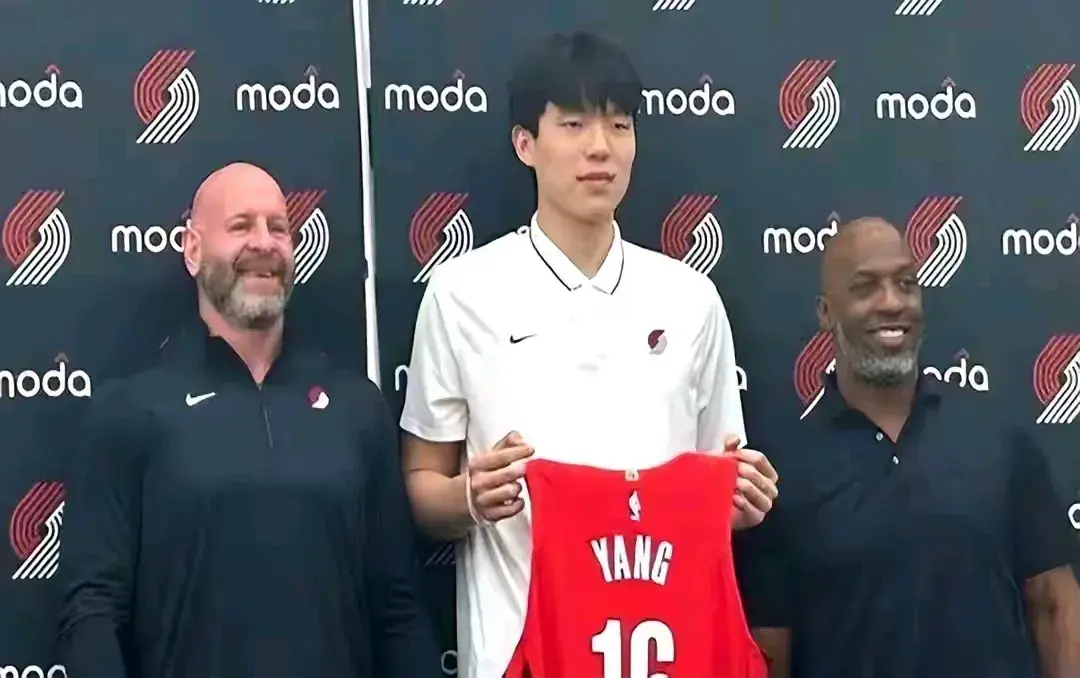 div, 精通中英双, 招聘中文运